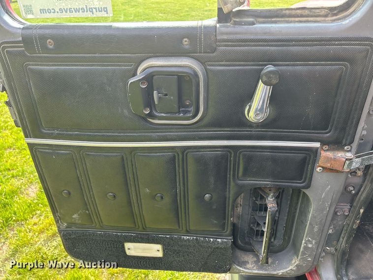 image for item DR4628 1995 Mack CH613  semi truck