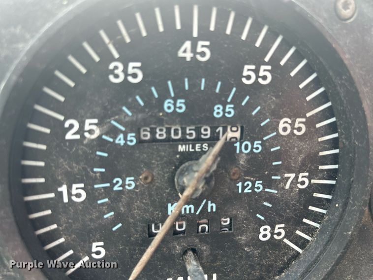 image for item DR4628 1995 Mack CH613  semi truck