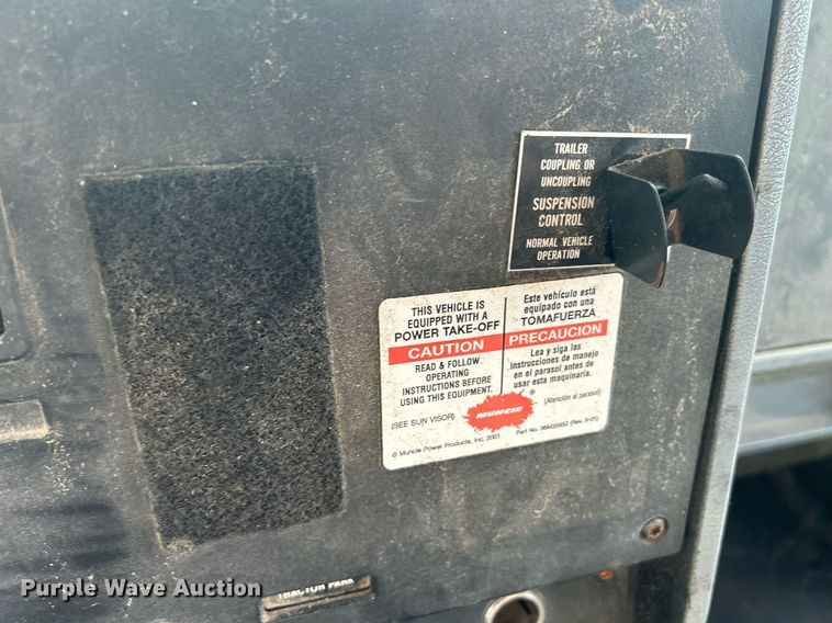 image for item DR4628 1995 Mack CH613  semi truck