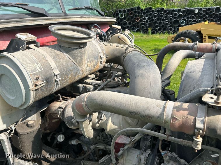 image for item DR4628 1995 Mack CH613  semi truck