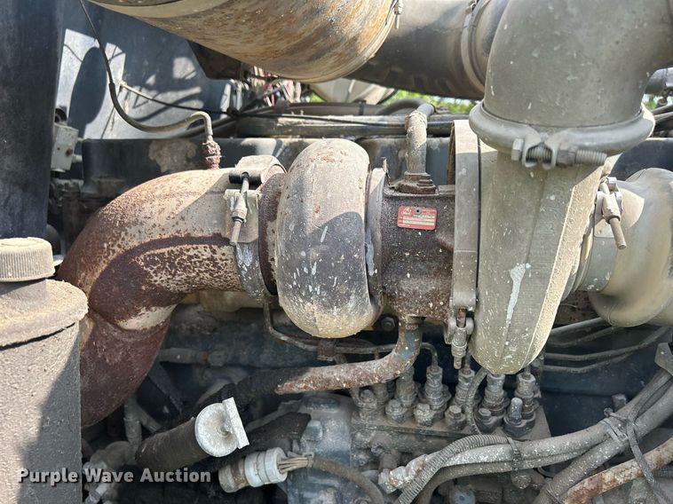 image for item DR4628 1995 Mack CH613  semi truck