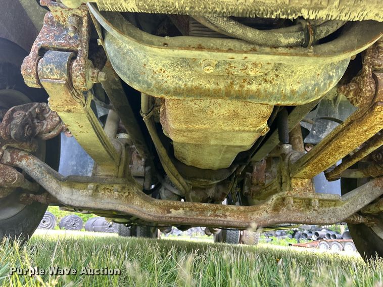 image for item DR4628 1995 Mack CH613  semi truck