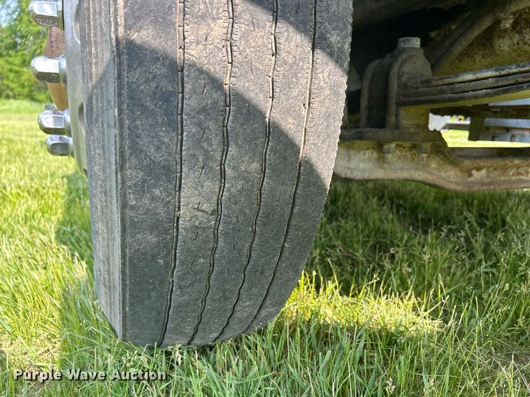 image for item DR4628 1995 Mack CH613  semi truck