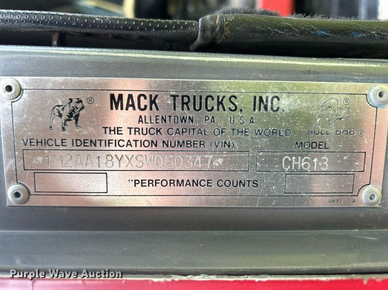 image for item DR4628 1995 Mack CH613  semi truck