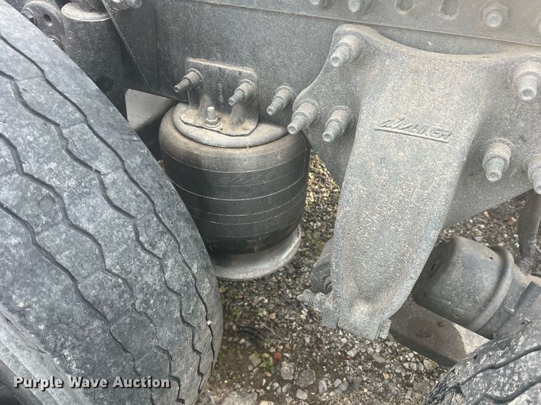 image for item DR5711 2016 Western Star 5700  semi truck