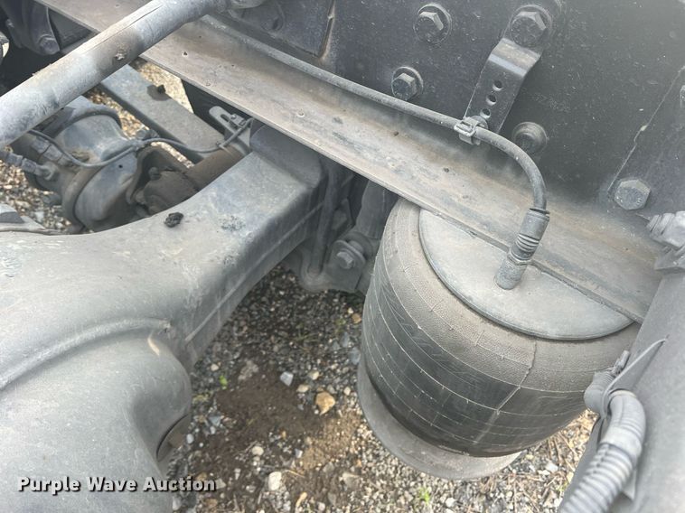 image for item DR5711 2016 Western Star 5700  semi truck