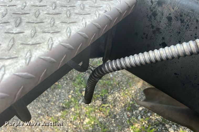 image for item DR5711 2016 Western Star 5700  semi truck