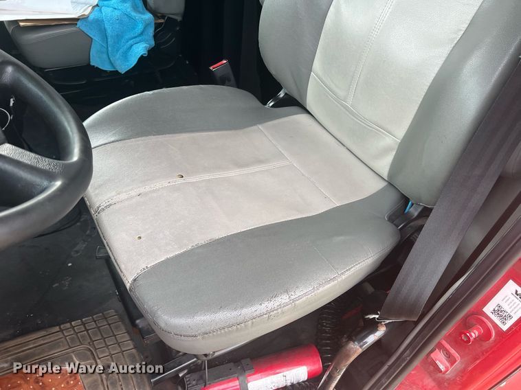 image for item DR5711 2016 Western Star 5700  semi truck