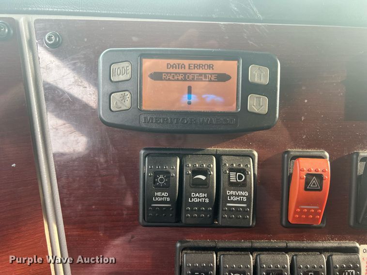 image for item DR5711 2016 Western Star 5700  semi truck