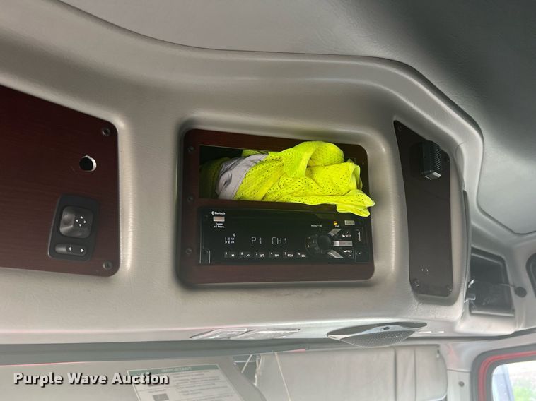 image for item DR5711 2016 Western Star 5700  semi truck