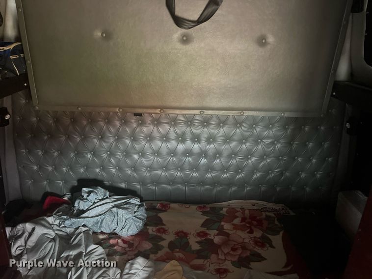 image for item DR5711 2016 Western Star 5700  semi truck