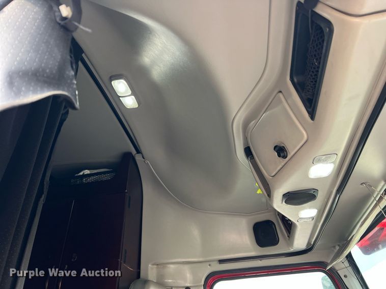 image for item DR5711 2016 Western Star 5700  semi truck