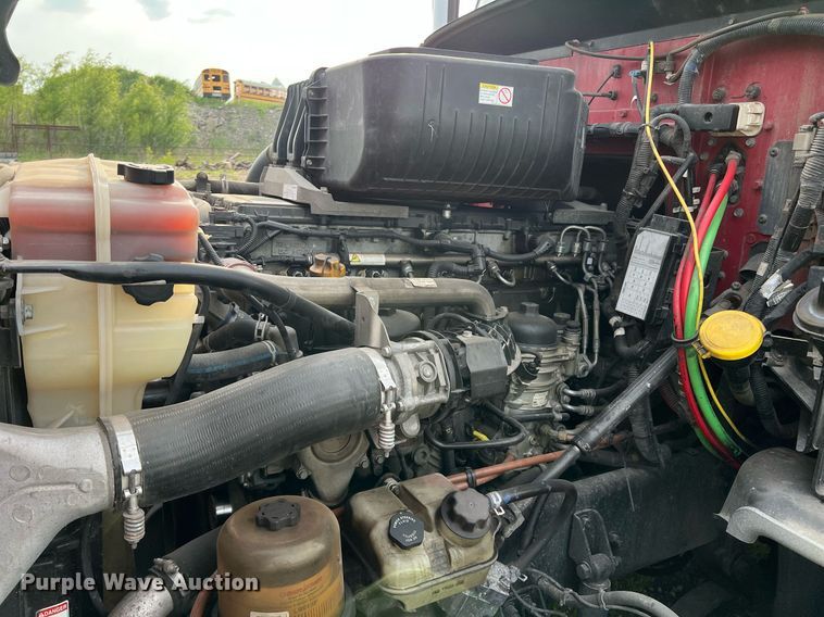 image for item DR5711 2016 Western Star 5700  semi truck