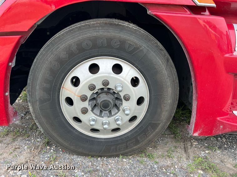 image for item DR5711 2016 Western Star 5700  semi truck