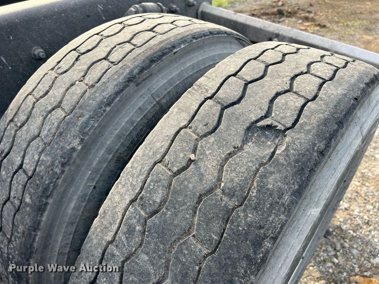 image for item DR5711 2016 Western Star 5700  semi truck