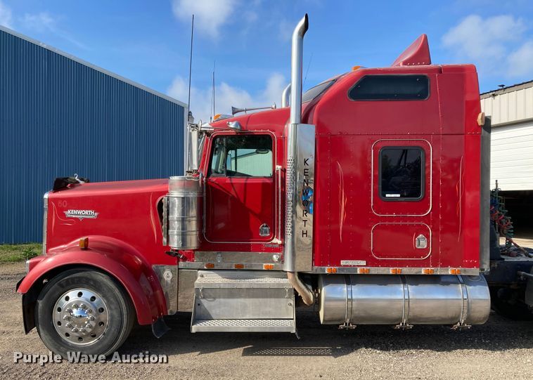 image for item HN9840 2001 Kenworth W900L  semi truck