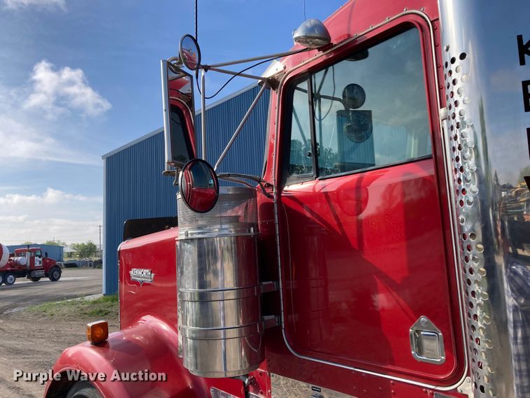 image for item HN9840 2001 Kenworth W900L  semi truck