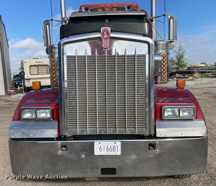 image for item HN9840 2001 Kenworth W900L  semi truck