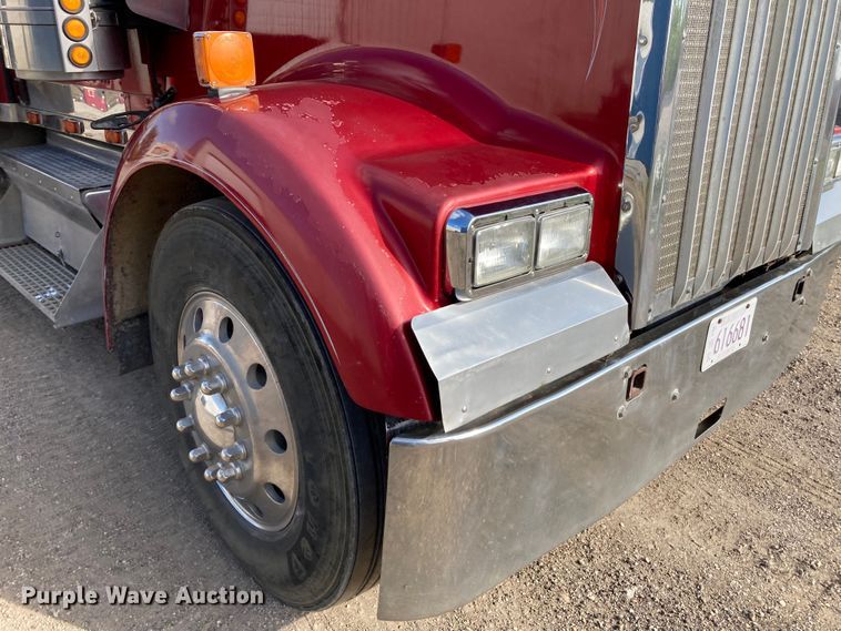 image for item HN9840 2001 Kenworth W900L  semi truck