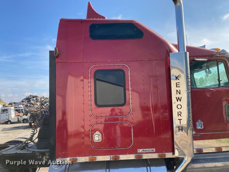 image for item HN9840 2001 Kenworth W900L  semi truck