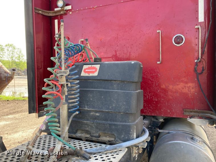 image for item HN9840 2001 Kenworth W900L  semi truck