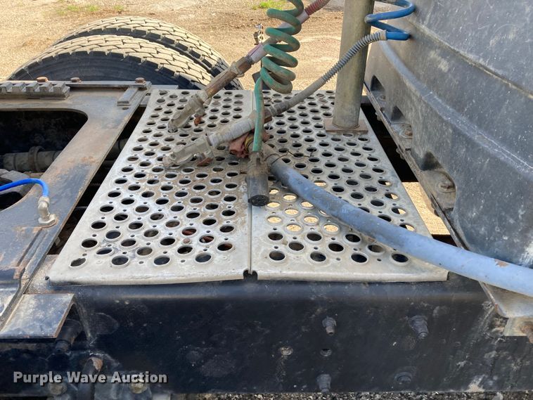 image for item HN9840 2001 Kenworth W900L  semi truck