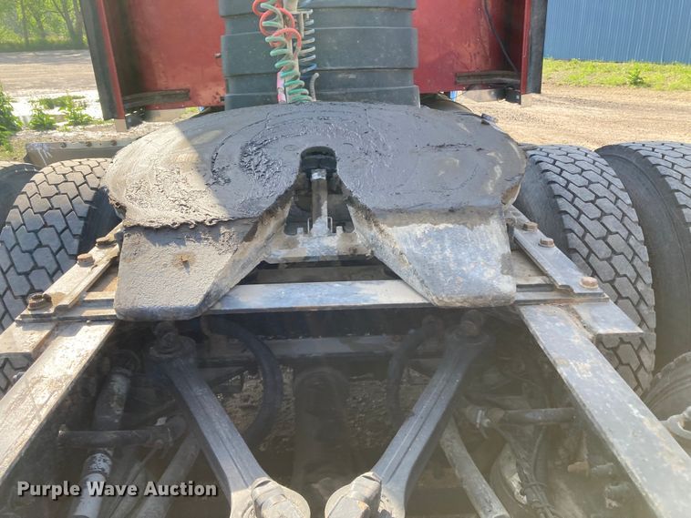 image for item HN9840 2001 Kenworth W900L  semi truck