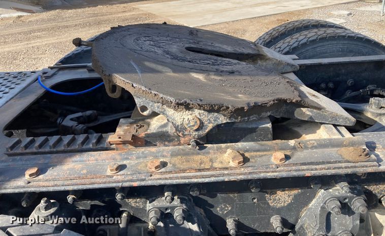 image for item HN9840 2001 Kenworth W900L  semi truck