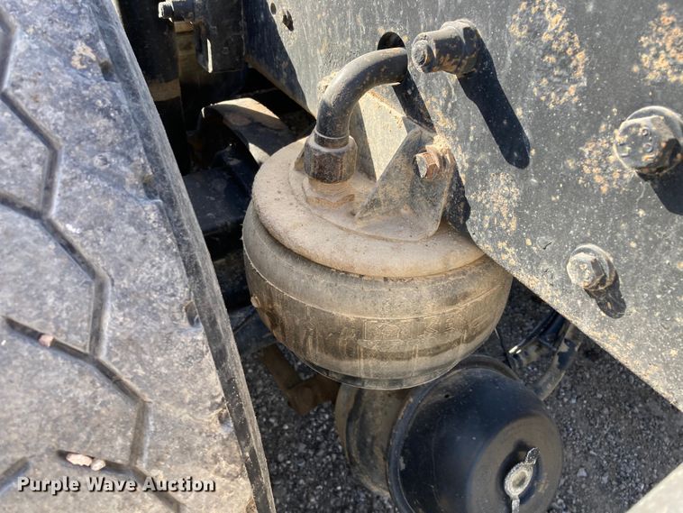 image for item HN9840 2001 Kenworth W900L  semi truck