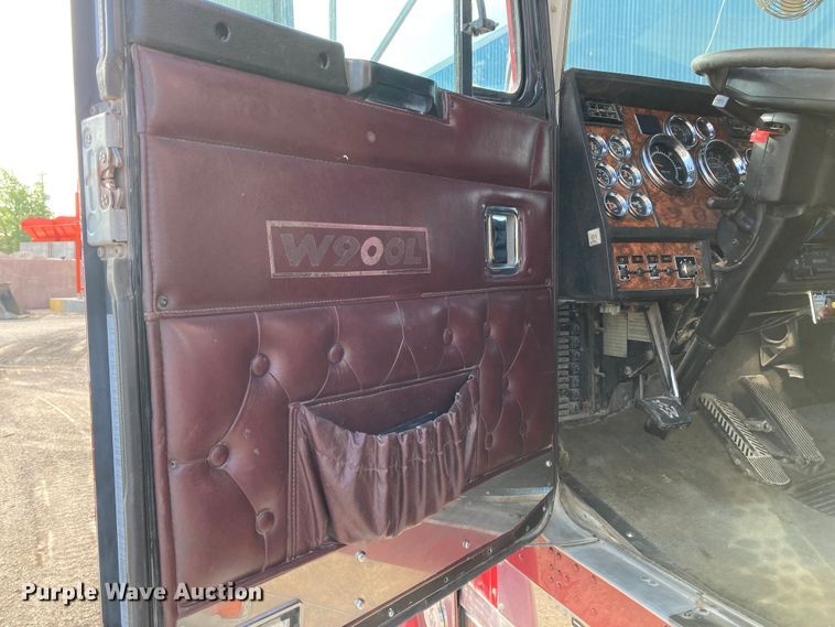 image for item HN9840 2001 Kenworth W900L  semi truck