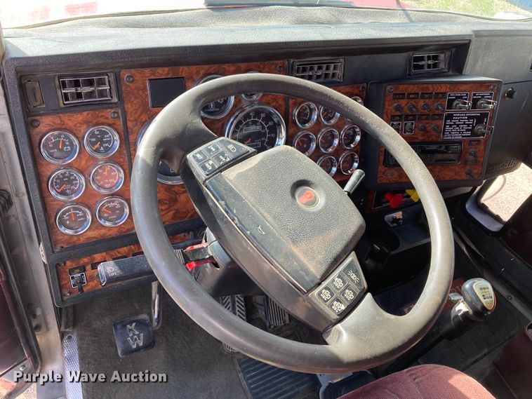 image for item HN9840 2001 Kenworth W900L  semi truck