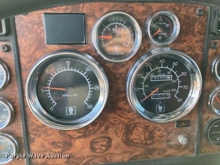 image for item HN9840 2001 Kenworth W900L  semi truck