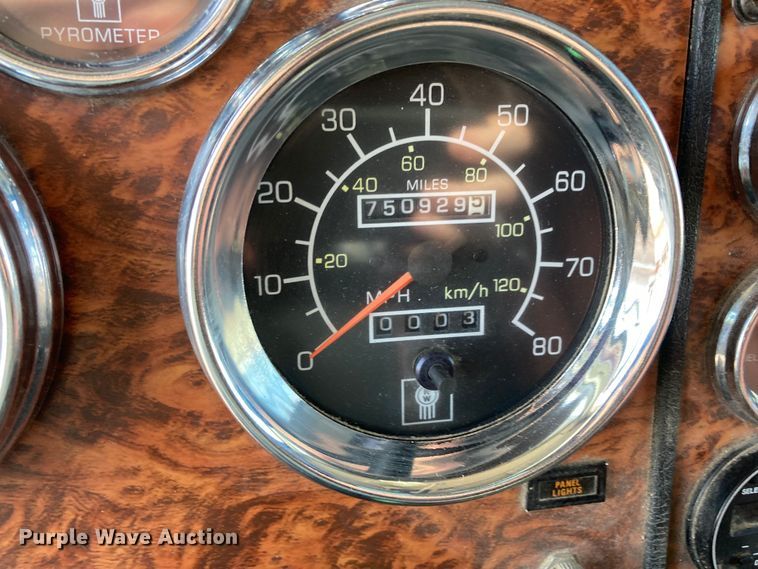 image for item HN9840 2001 Kenworth W900L  semi truck