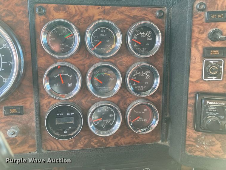 image for item HN9840 2001 Kenworth W900L  semi truck