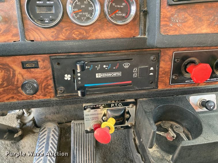 image for item HN9840 2001 Kenworth W900L  semi truck