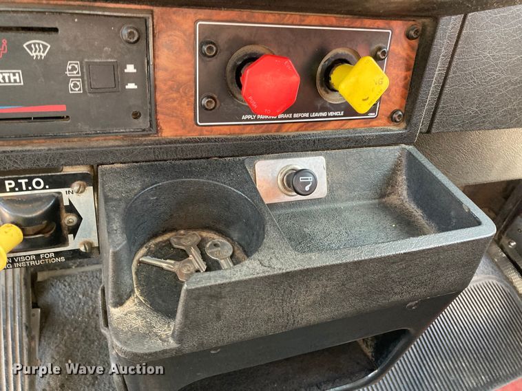 image for item HN9840 2001 Kenworth W900L  semi truck