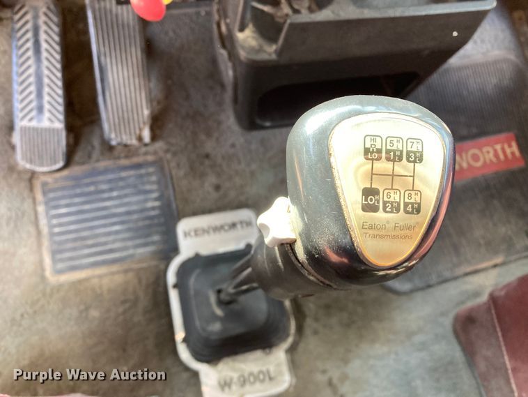 image for item HN9840 2001 Kenworth W900L  semi truck