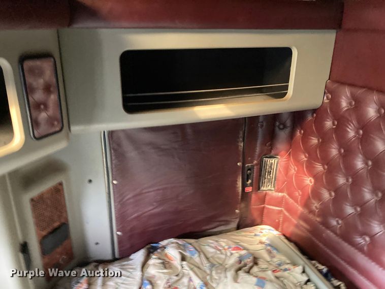 image for item HN9840 2001 Kenworth W900L  semi truck