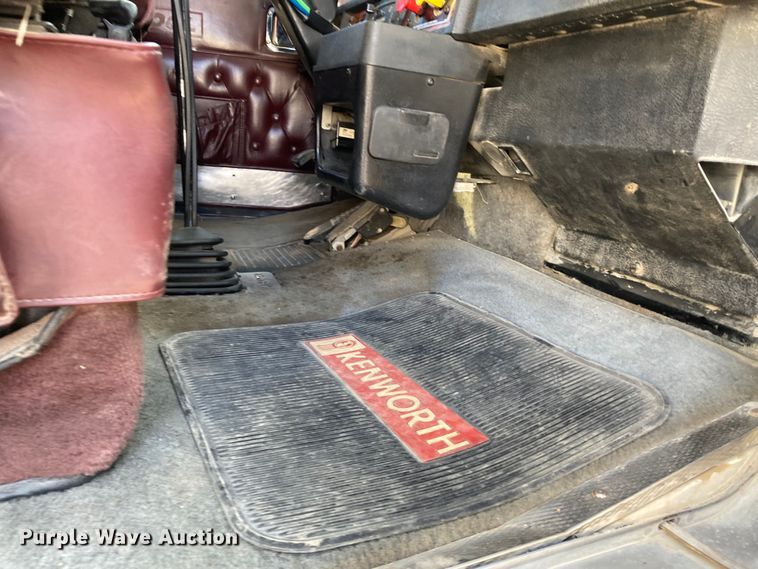 image for item HN9840 2001 Kenworth W900L  semi truck