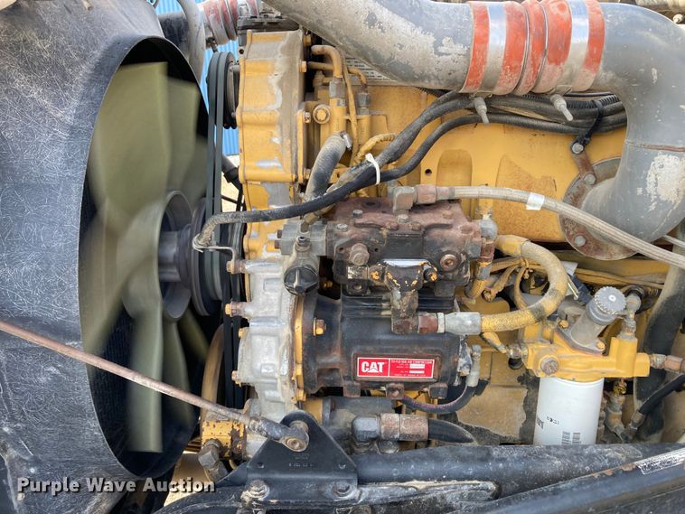 image for item HN9840 2001 Kenworth W900L  semi truck