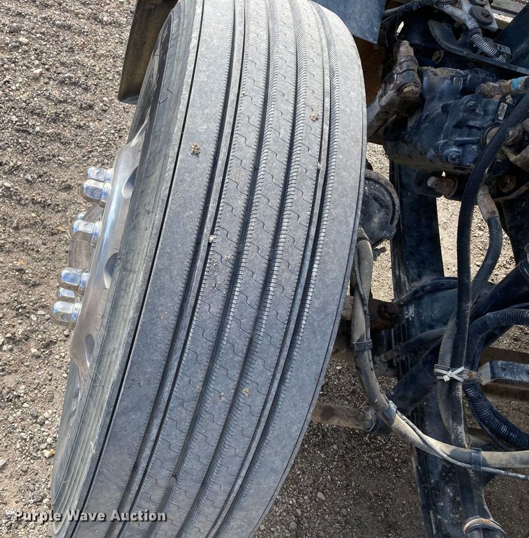 image for item HN9840 2001 Kenworth W900L  semi truck