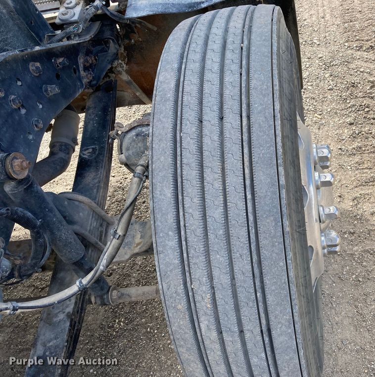 image for item HN9840 2001 Kenworth W900L  semi truck