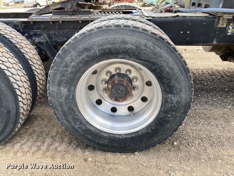 image for item HN9840 2001 Kenworth W900L  semi truck