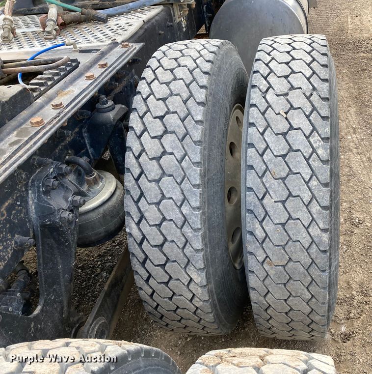 image for item HN9840 2001 Kenworth W900L  semi truck