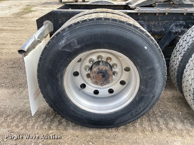 image for item HN9840 2001 Kenworth W900L  semi truck