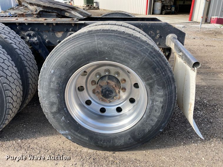 image for item HN9840 2001 Kenworth W900L  semi truck