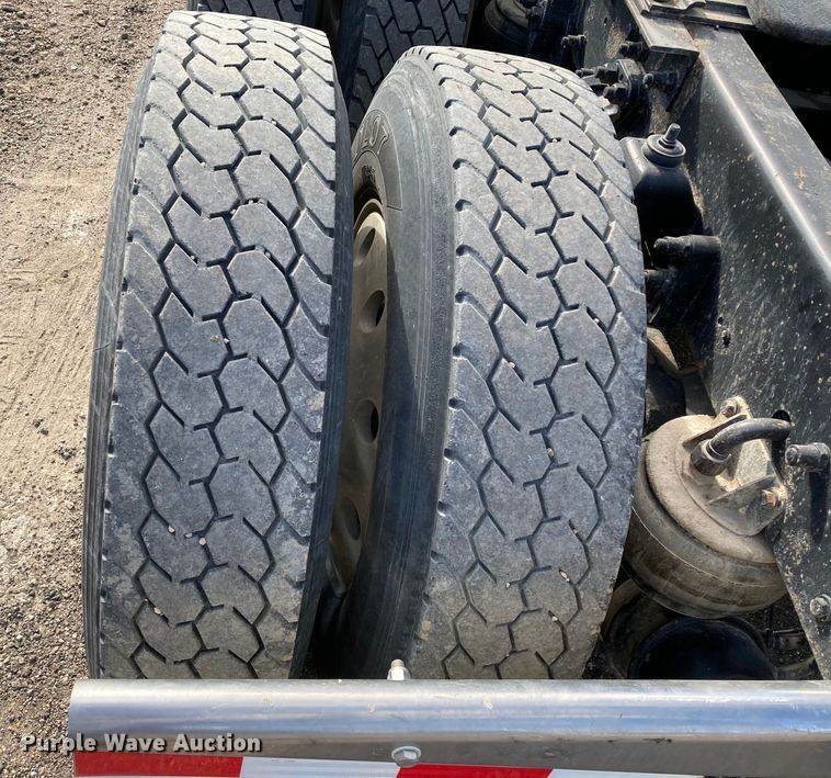 image for item HN9840 2001 Kenworth W900L  semi truck