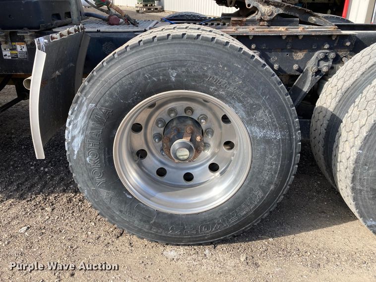 image for item HN9840 2001 Kenworth W900L  semi truck