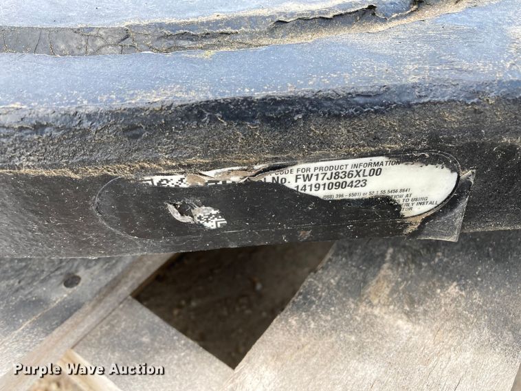 image for item HN9892 2020 Holland FW17J836XL00  fifth wheel hitch