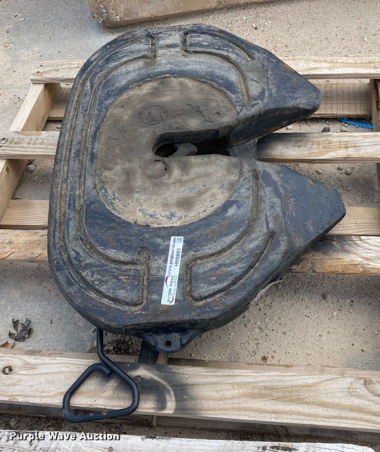 image for item HN9893 2020 Holland FW17J836XL00  fifth wheel hitch